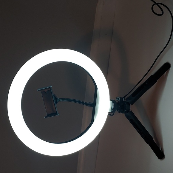 RGB Ring Light  with tripod - Picture 7 of 8